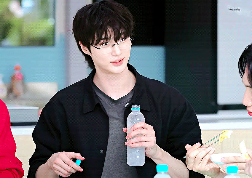 QnBwNM.gif