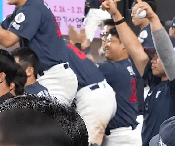 QrJEzT.gif