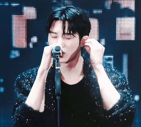 QtcaYb.gif