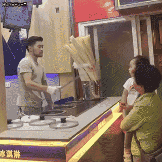 QvAyZY.gif
