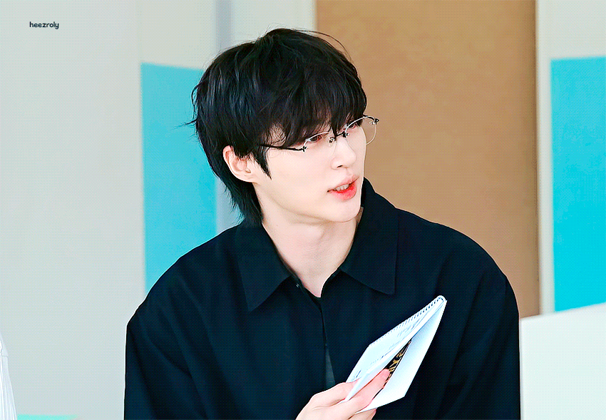 RNkdyM.gif