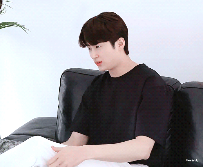 RYEuuI.gif
