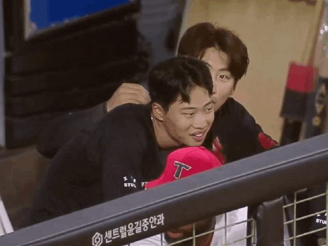 RhwjmV.gif