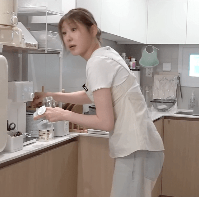 RnxvIJ.gif