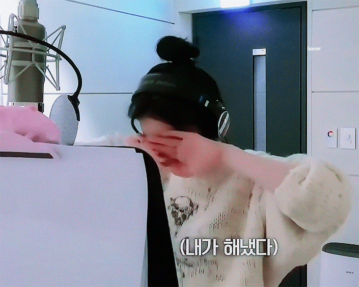 RomFHy.gif