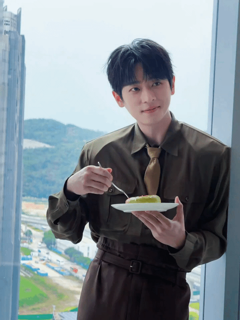ToNGXB.gif