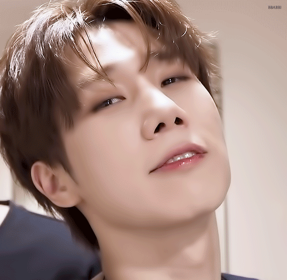 UONcEv.gif