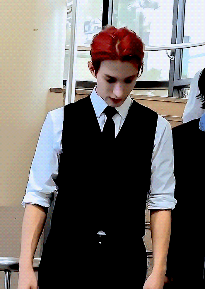 UOqFxL.gif