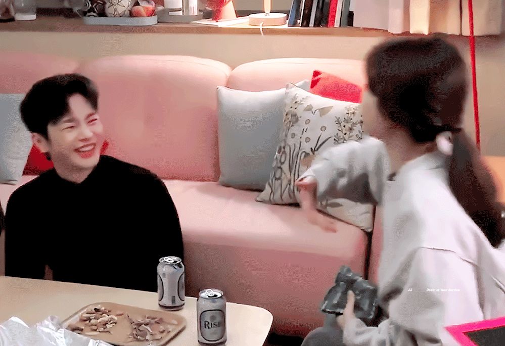UQWJxy.gif