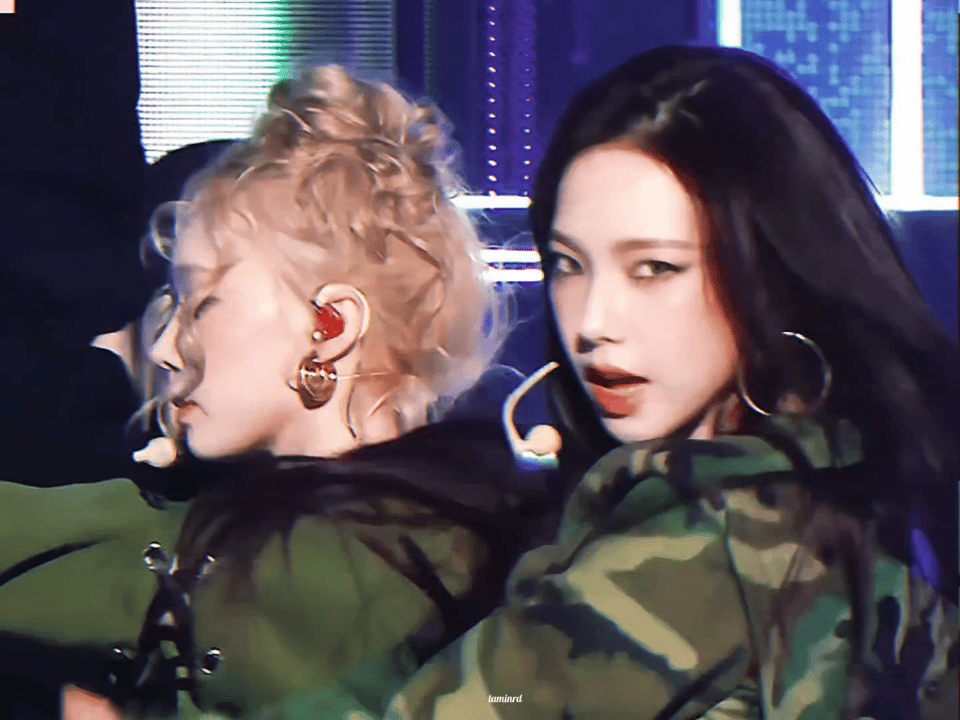 UUQWNX.gif