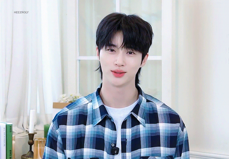 UWFIXX.gif