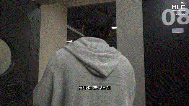 UYYsIF.gif