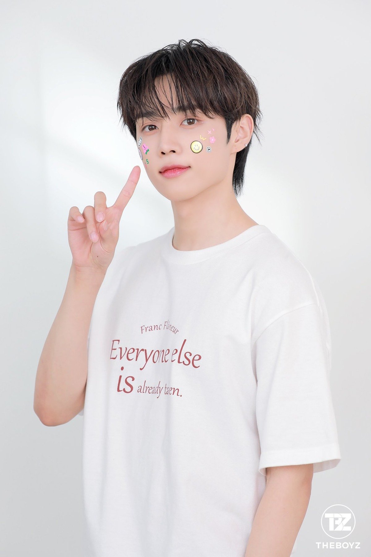 전체 게시판 - [📸][THEBOYZ] 선우 메디힐 광고 촬영 비하인드 전체 게시판 - [&#x1f4f8;][THEBOYZ] 선우 메디힐 광고 촬영 비하인드