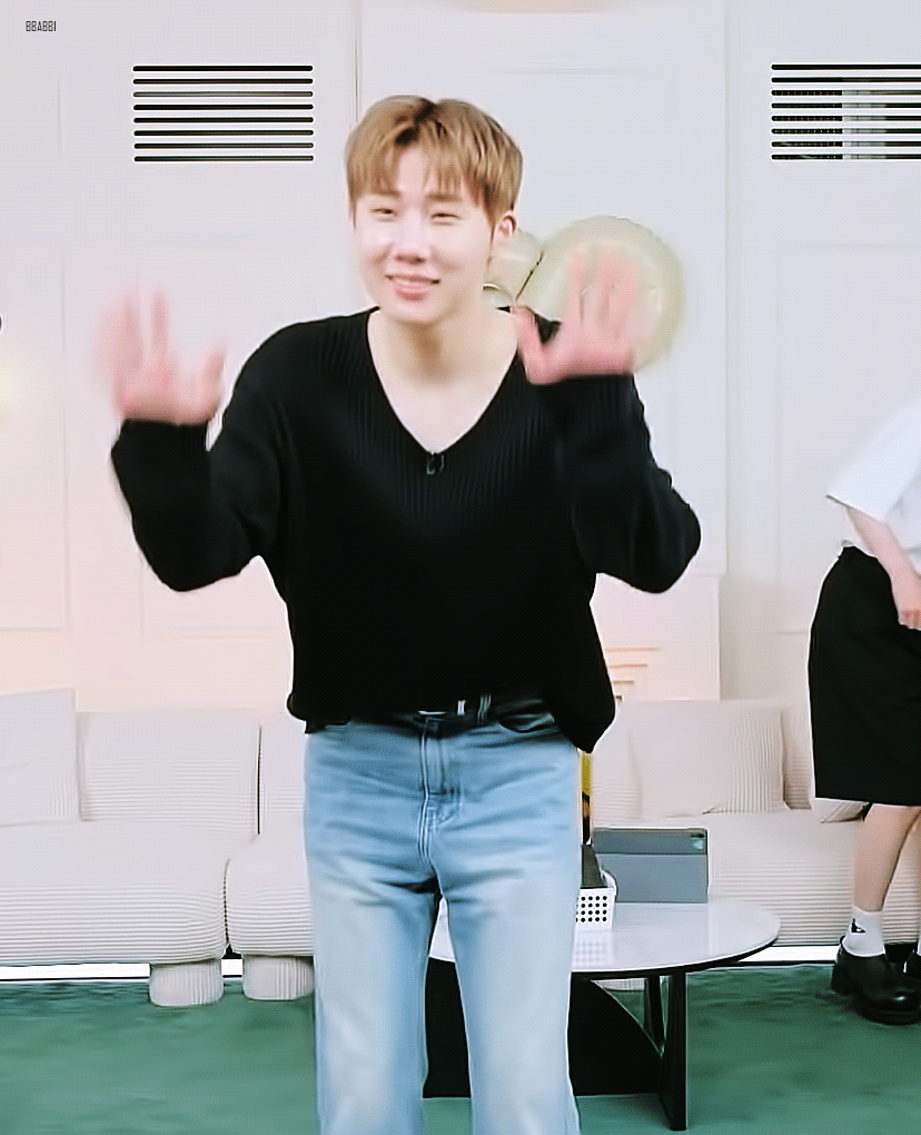 VjHMYU.gif