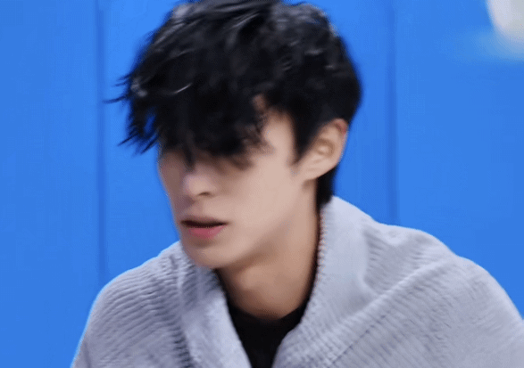 WfGkcu.gif