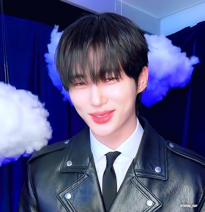 WhRGyq.gif