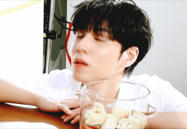 WtEWwc.gif