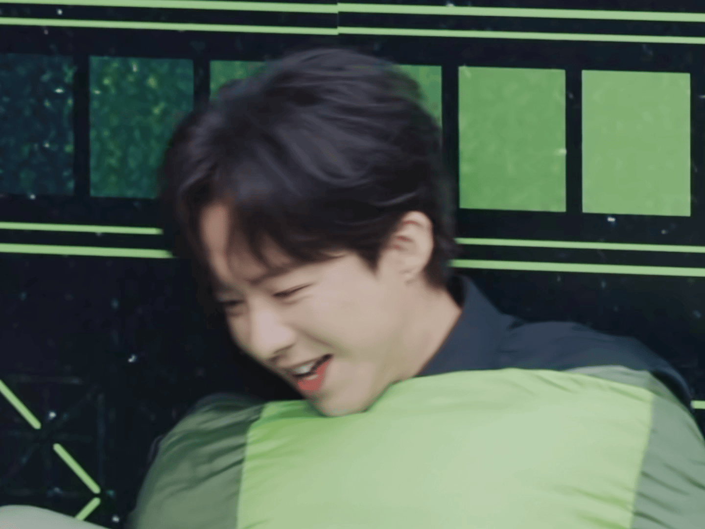 WykXGO.gif