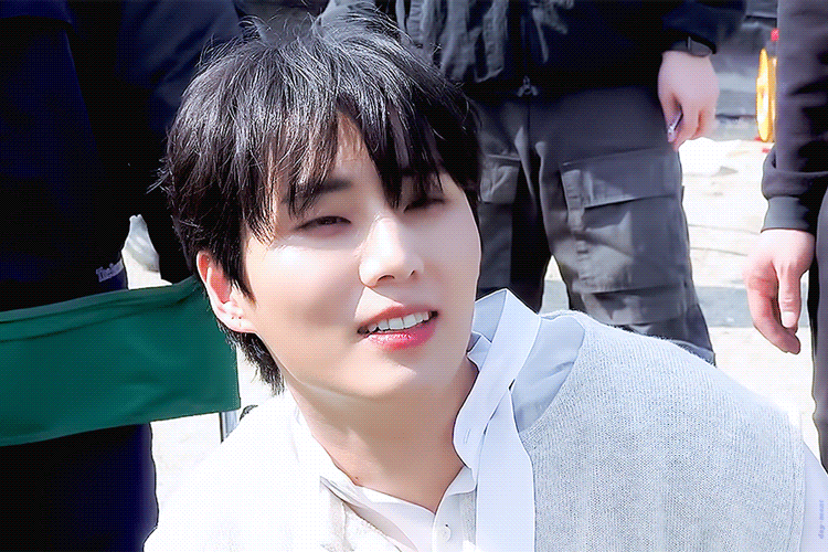 XBZFHi.gif
