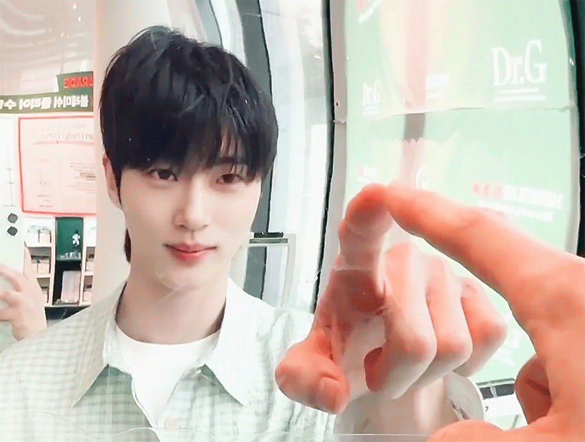 XIycJv.gif