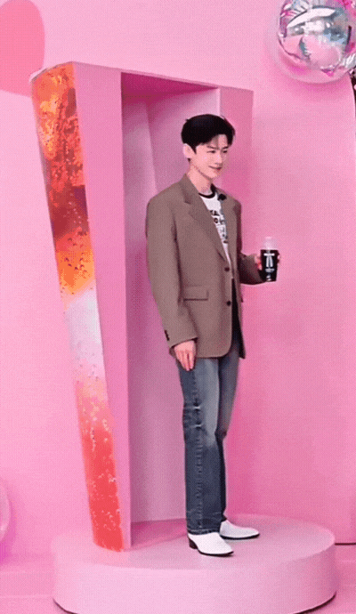 XXIVgv.gif