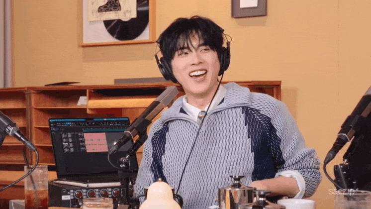 YLkHSB.gif