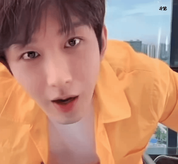 YaaRYM.gif