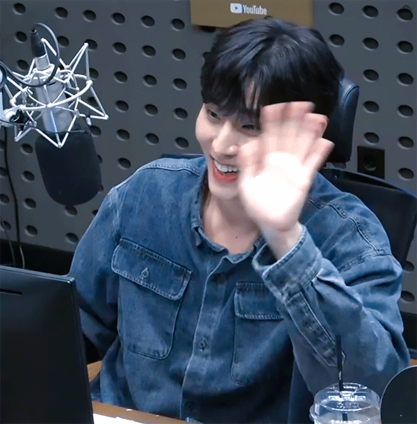 YjTAmd.gif