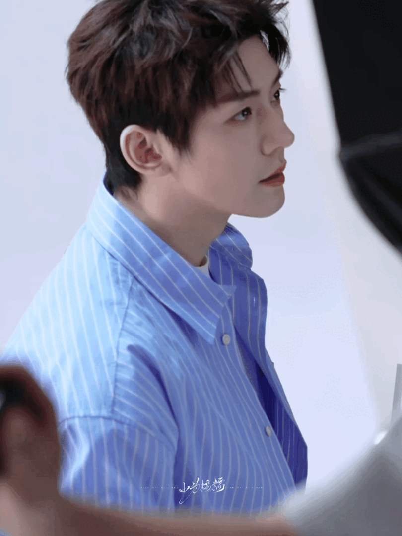 ZotbJr.gif