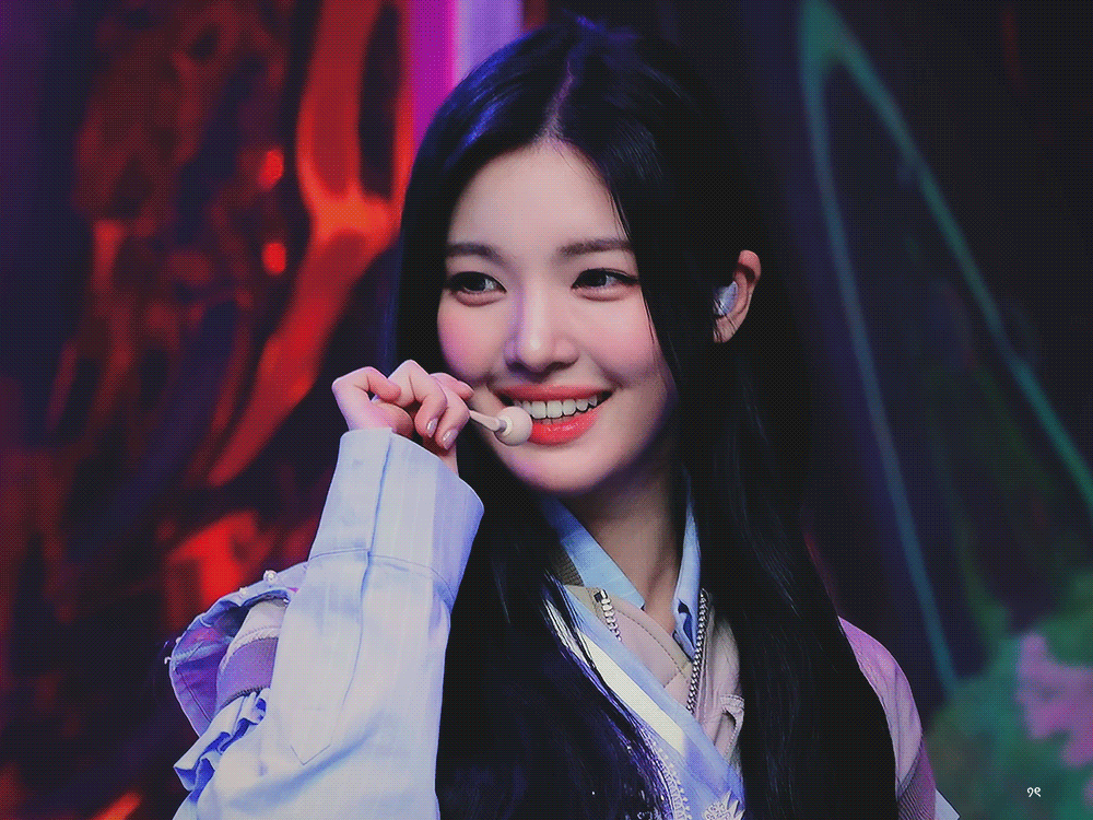 ZyUMyo.gif