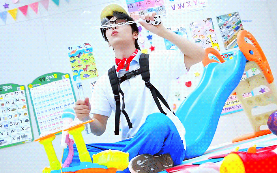 aYGjDc.gif