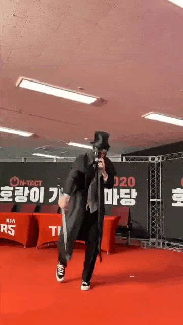 aYHkOU.gif