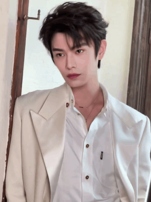 akwhGA.gif