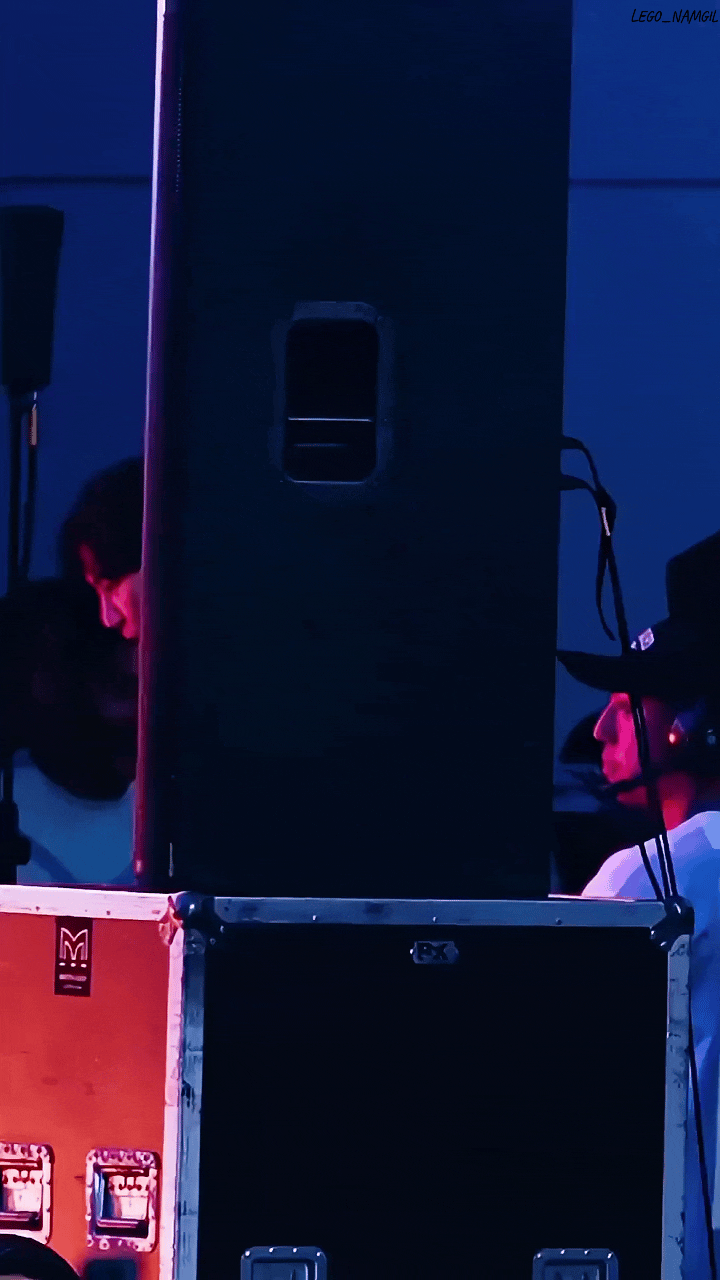 bOZWXx.gif