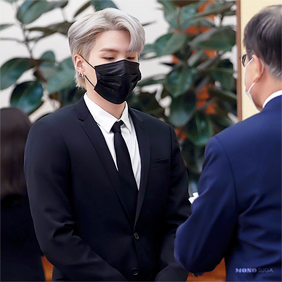 bOuTMn.gif