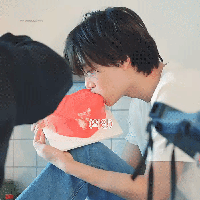 bYAmSx.gif