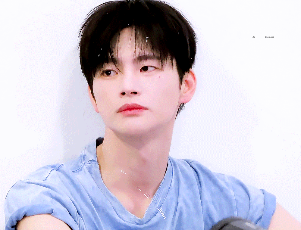 byYyuC.gif