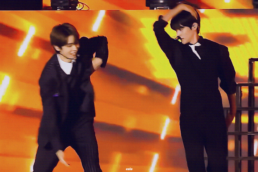 dhIYoY.gif