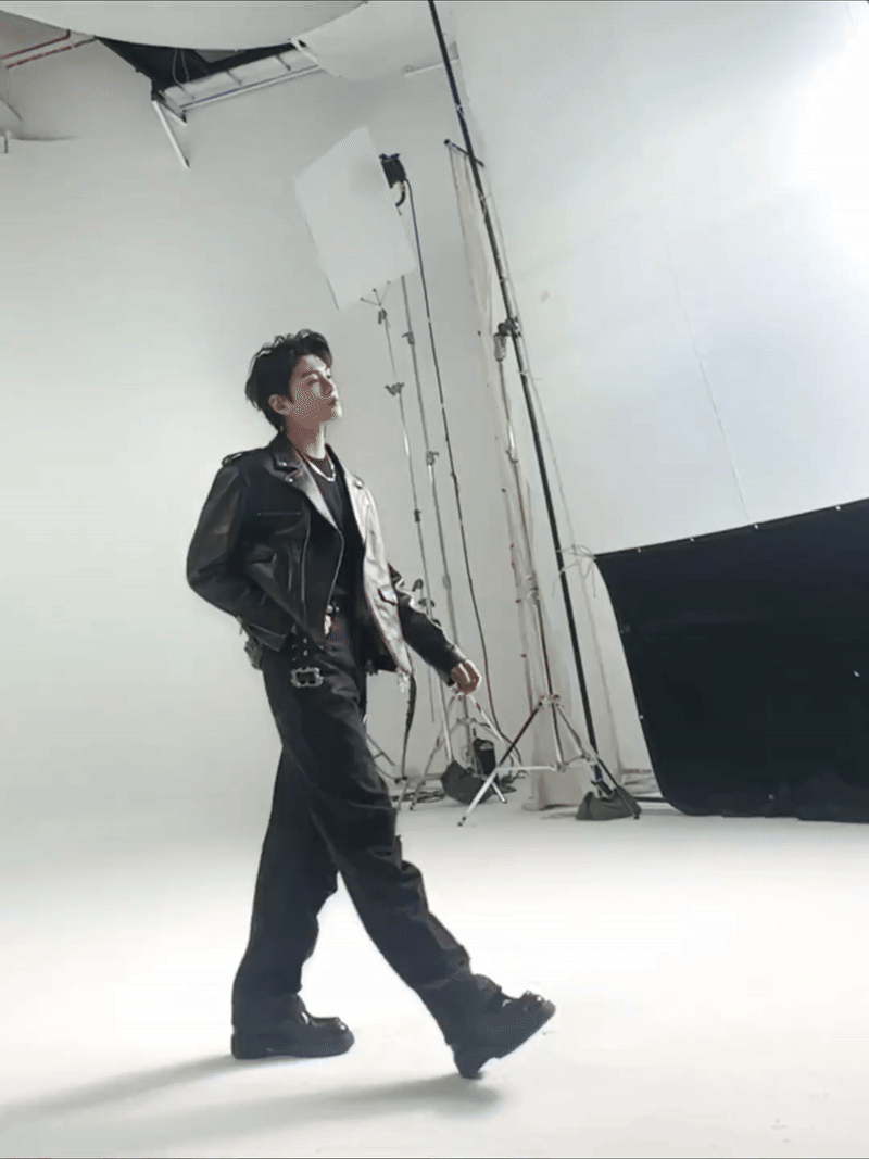 dlxLbM.gif
