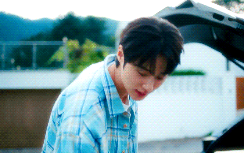 dwhwGK.gif