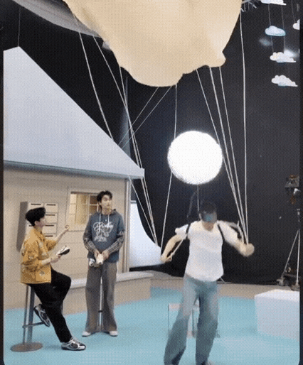 fOoXKV.gif