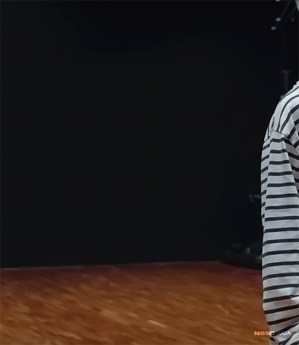 fjOYNq.gif