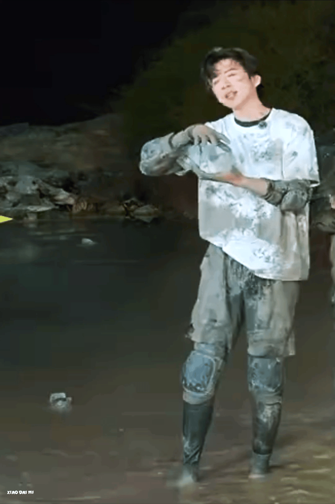 fxJlBX.gif