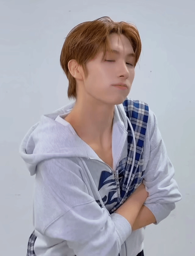 gcQdLx.gif