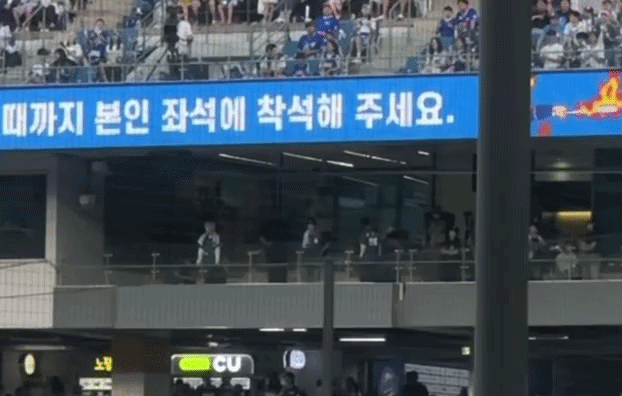hJyCeK.gif