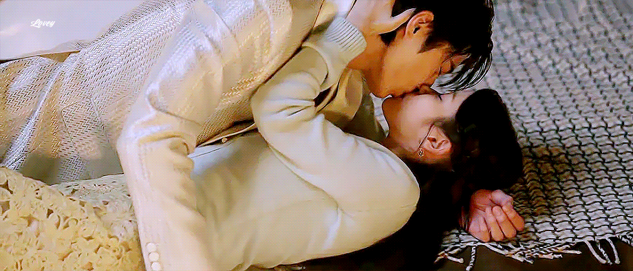 hUSIYG.gif
