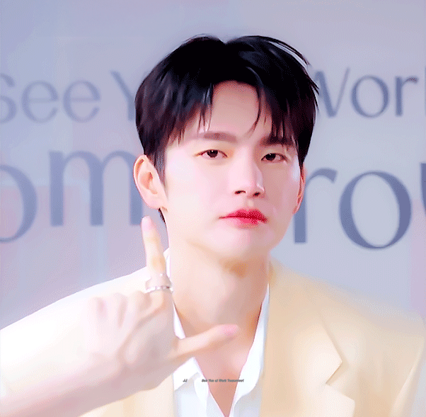 hiAEjS.gif