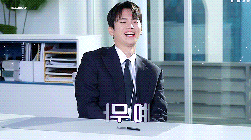 hkuwxr.gif