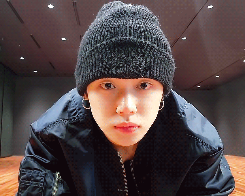 iGxYkM.gif