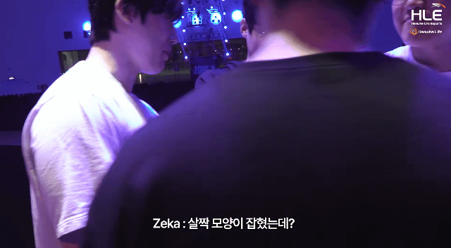 jsyzFj.gif
